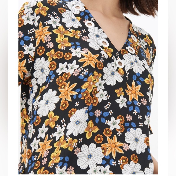 EUC SANDRO Ekin Floral Print V-Neck Short Sleeve Top With White Eyelets XS-Small - Picture 5 of 16